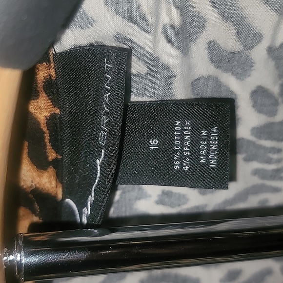 Lane Bryant Button Down 3/4 Sleeve Shirt Size 16 - Picture 8 of 8